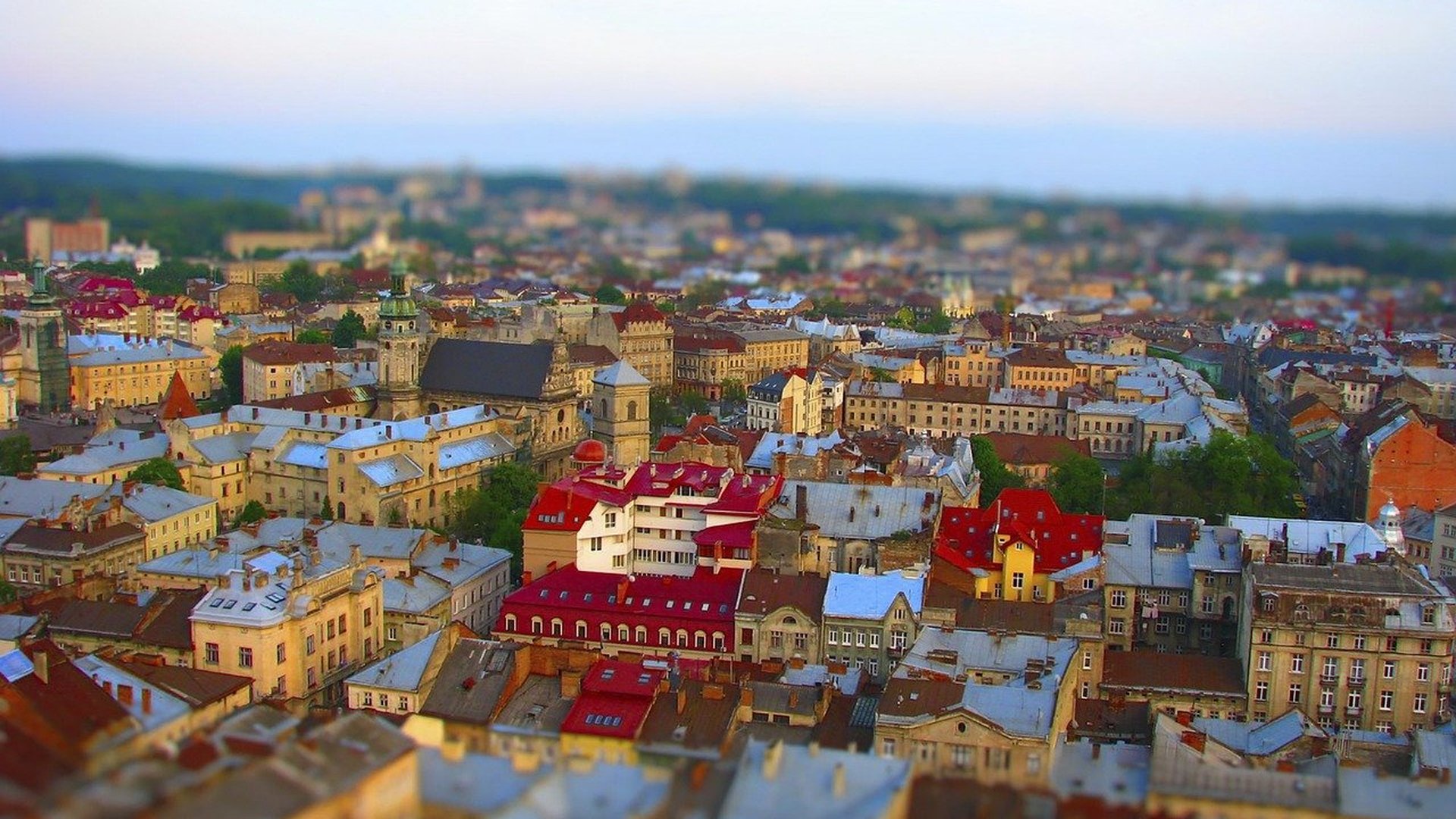 Панорама Львова, дахи старого міста, ілюстративне фото