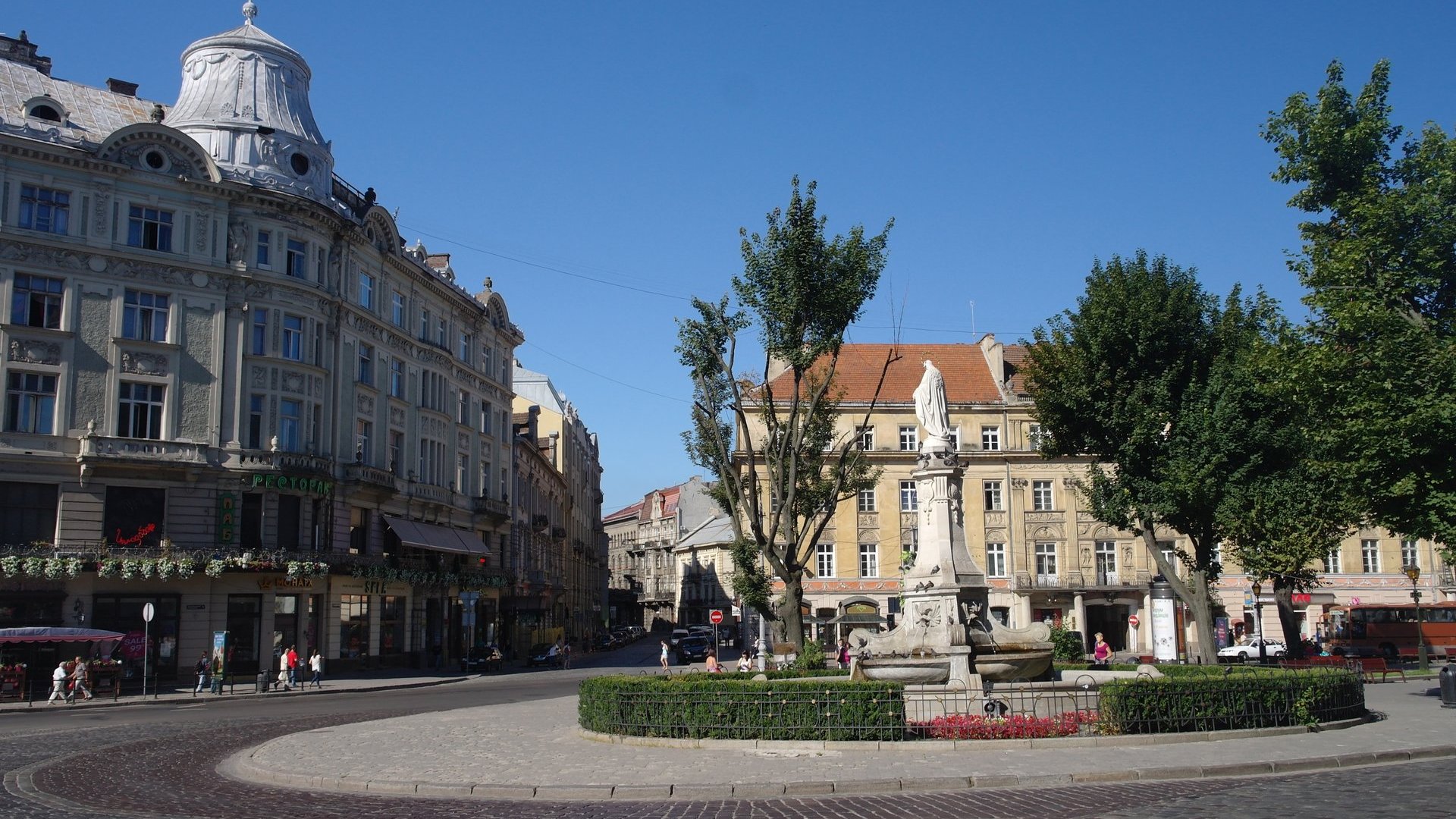 Площа Міцкевича у Львові, ілюстративне фото