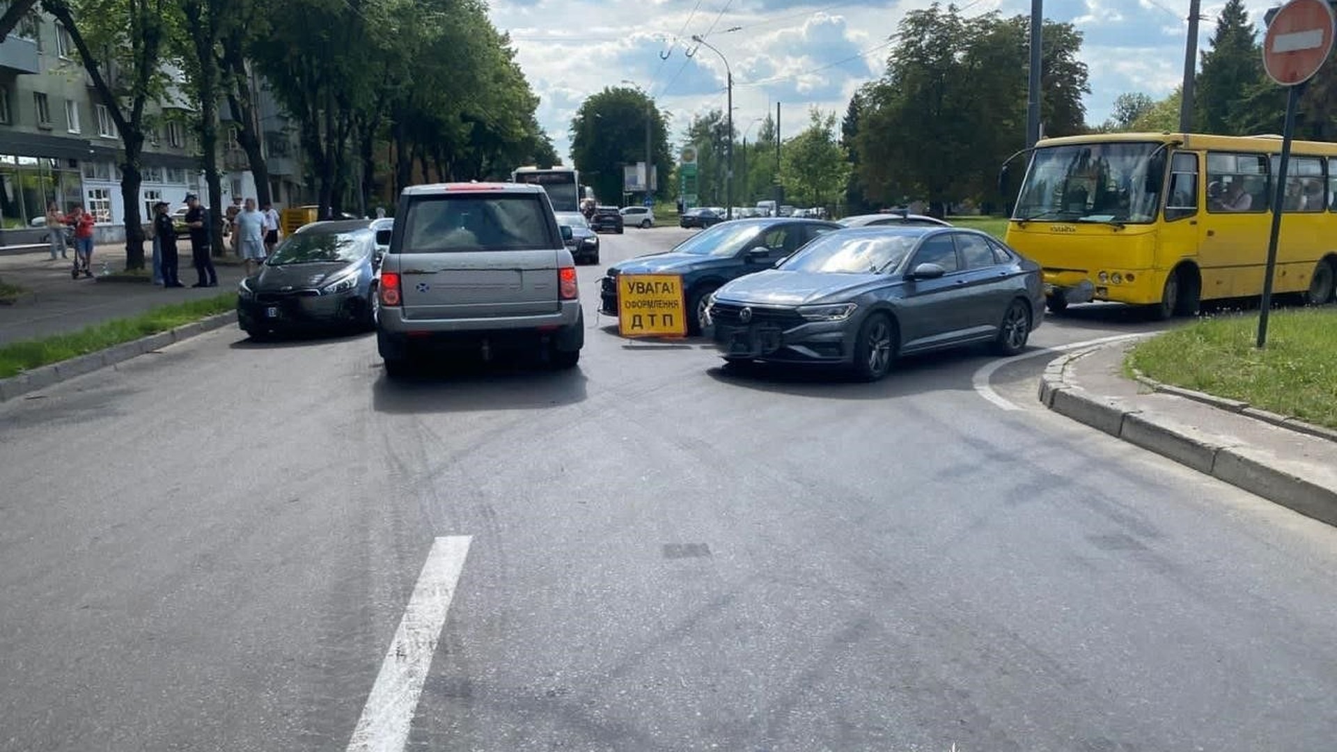 Місце ДТП на вулиці Городоцькій у Львові, де Skoda Octavia збила 18-річного велосипедиста
