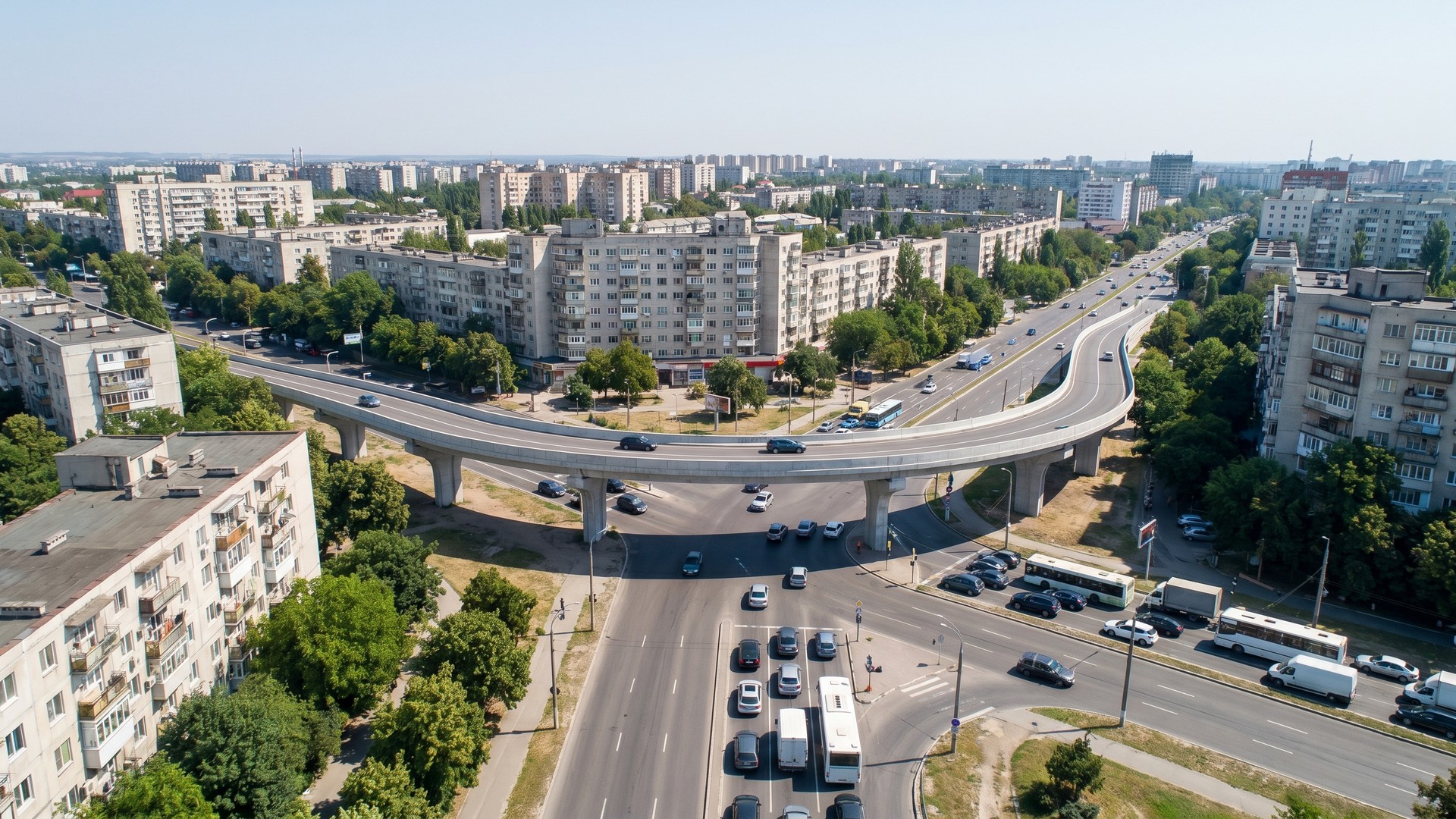 Міський автомобільний шляхопровід над перехрестям у житловому районі, ілюстративне зображення (згенеровано AI) до новини про будівництво у Львові