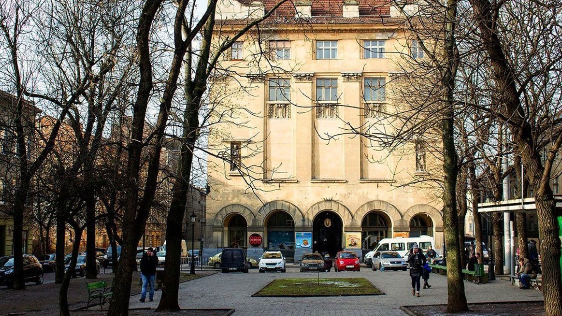 Виконком Львівської міської ради розглянув питання коригування назви площі Данила Галицького та аеропорту