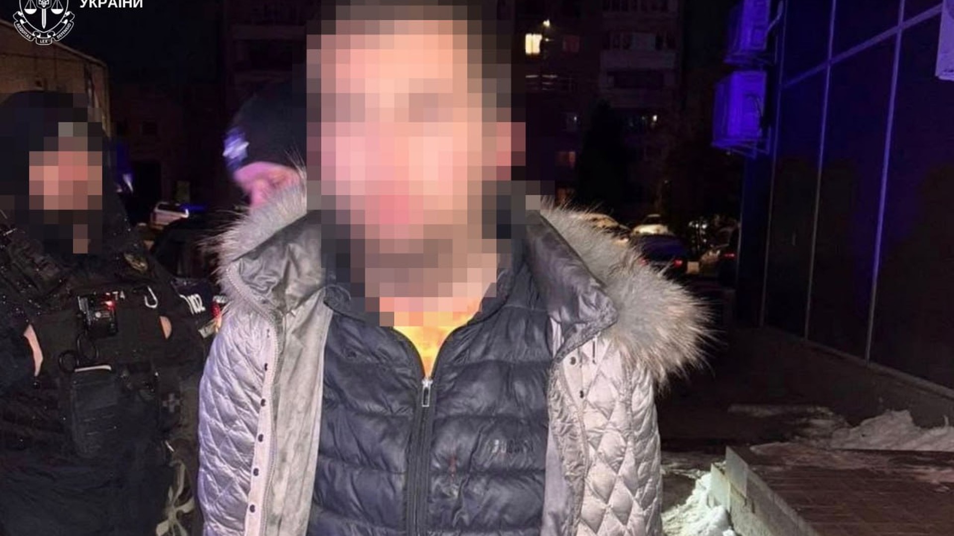 22-річний львів'янин вдарив сусідку кухонним ножем у живіт, жінка померла наступного дня; підозрюваного затримали у підвалі