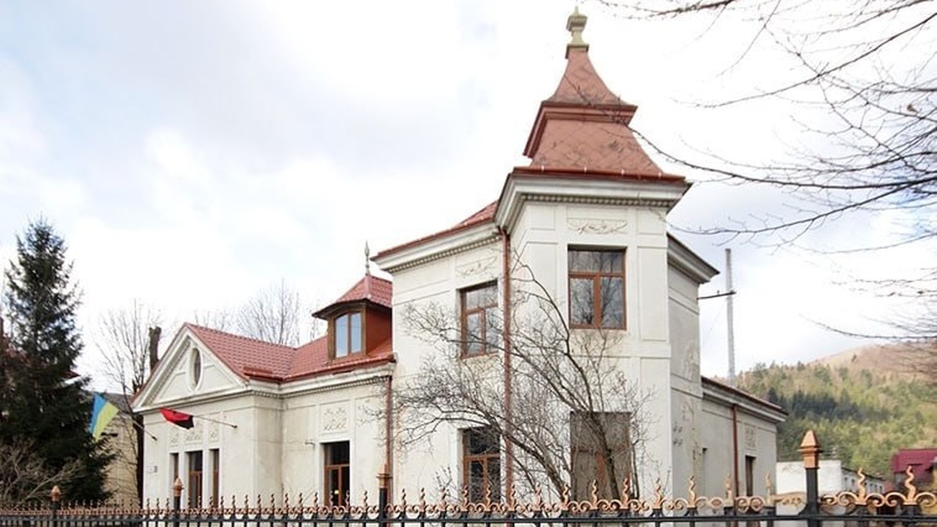 Будинок «Вілла Терлецького» у Стрийському районі — пам'ятка архітектури місцевого значення, збудована на початку XX століття у стилі модерн