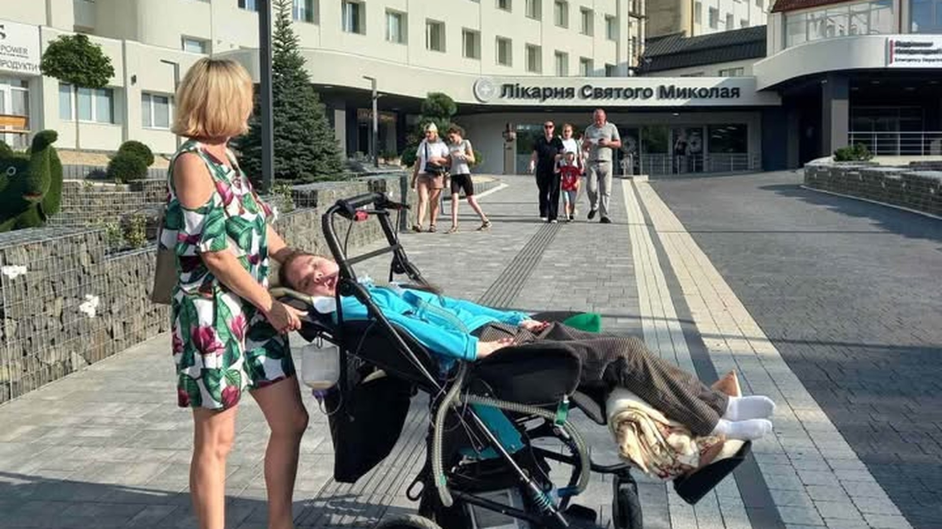 Дитяча лікарня ТМО-1 на вулиці Орлика у Львові — ліфти не пристосовані для колісних крісел