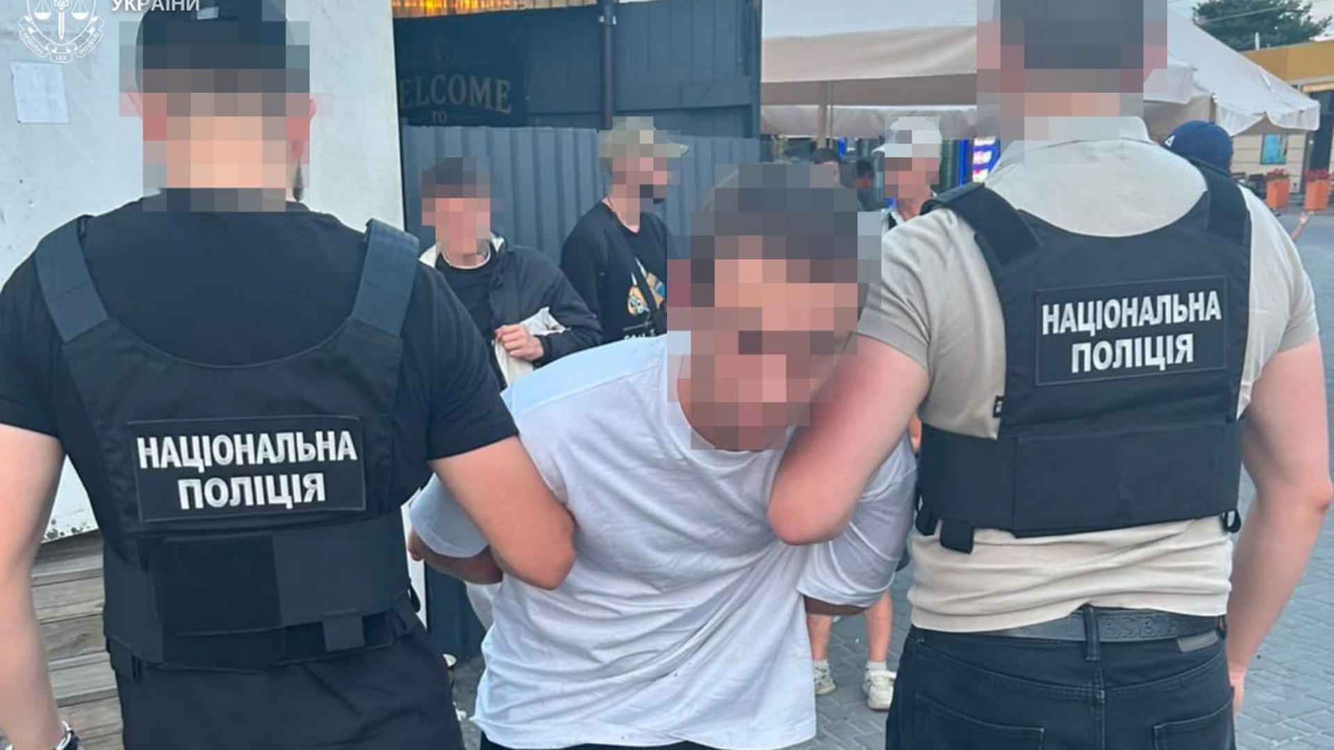 Двоє киян виманили у 72-річного львів'янина 16 000 доларів та 2 600 євро під виглядом допомоги доньці після аварії у Львові