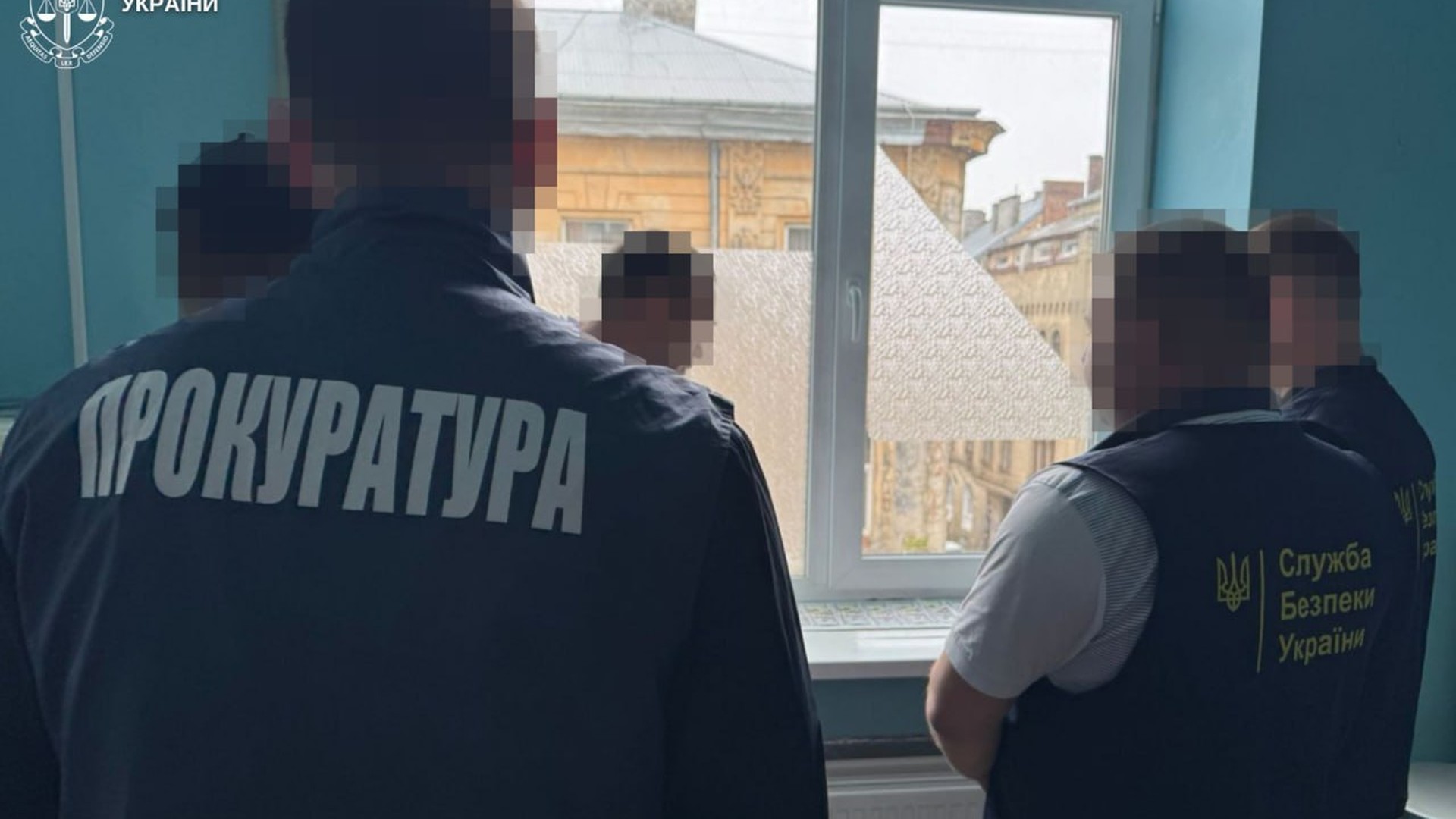 Хірург львівського ТМО підозрюється у вимаганні 9000 доларів за фіктивні медичні документи та вплив на лікарську комісію для продовження інвалідності
