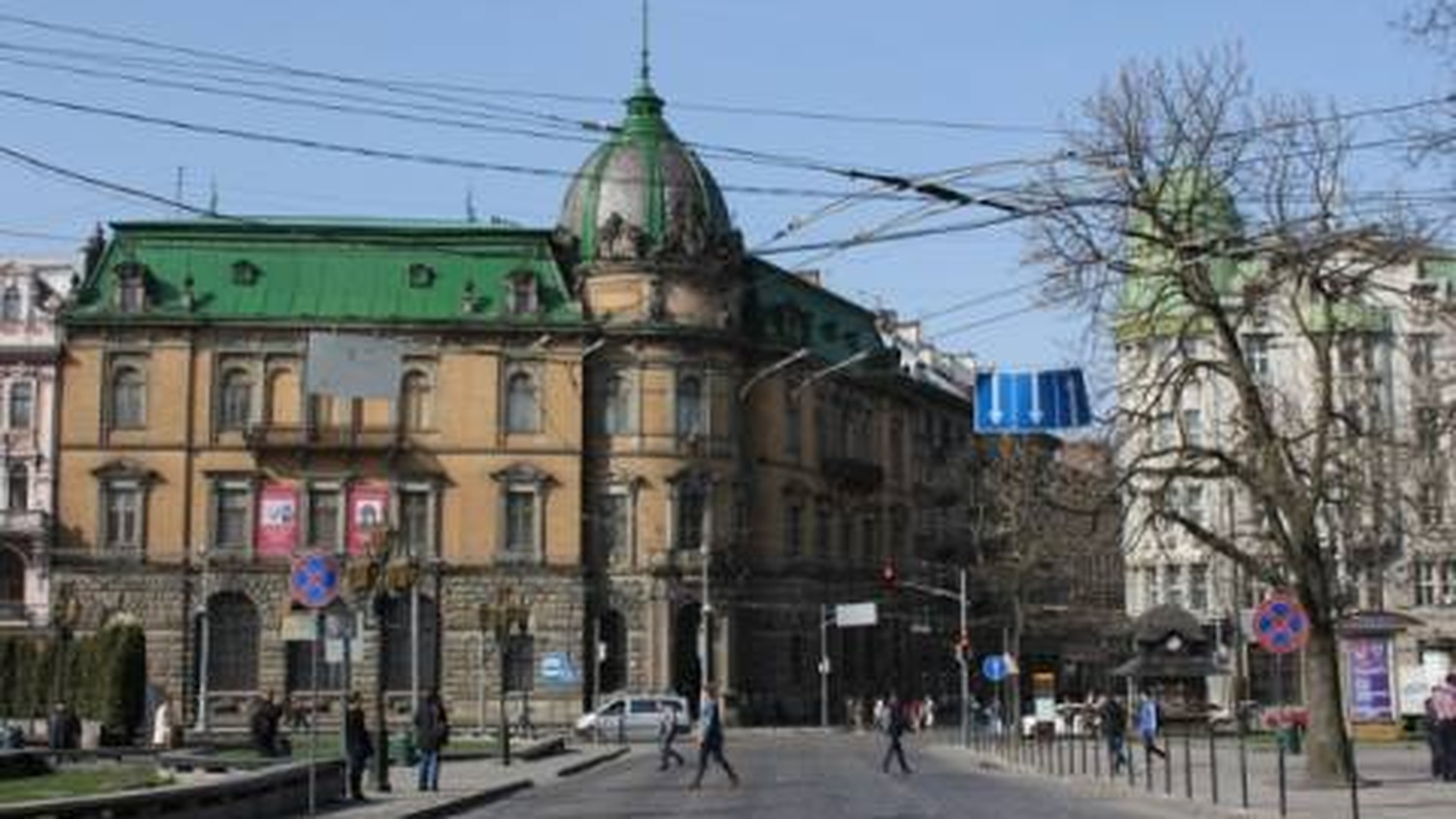 Центральна пішохідна алея на проспекті Свободи у Львові, де тривають суперечки навколо договору з підрядником на ремонт