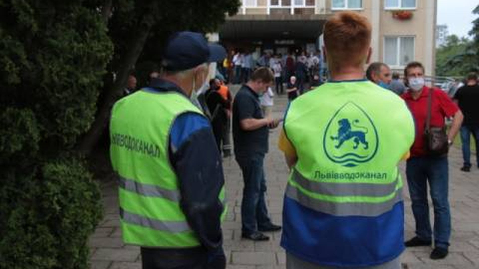 Водоканал Львова попереджає мешканців про можливе зниження тиску у водопровідній мережі через спеку