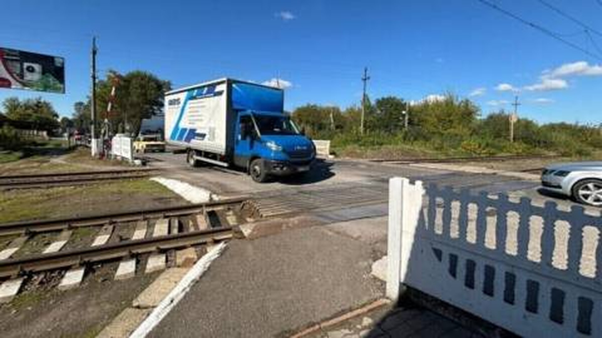 Залізничний переїзд у Брюховичах на вул. Незалежності України закритий через ремонт колії 28–29 серпня 2026 року