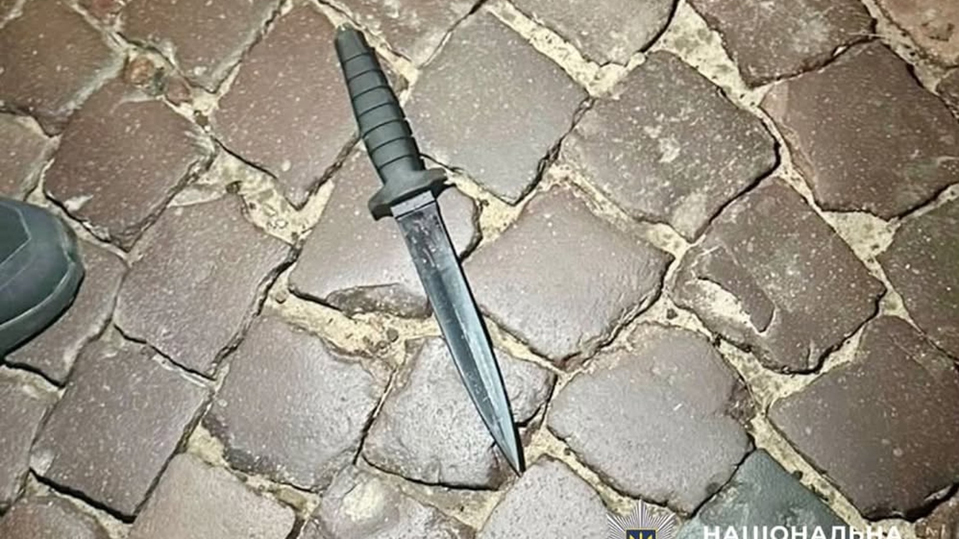 Місце нападу на військовослужбовця ТЦК на вулиці Степана Бандери у Львові вночі 21 серпня, поліцейський застосував зброю