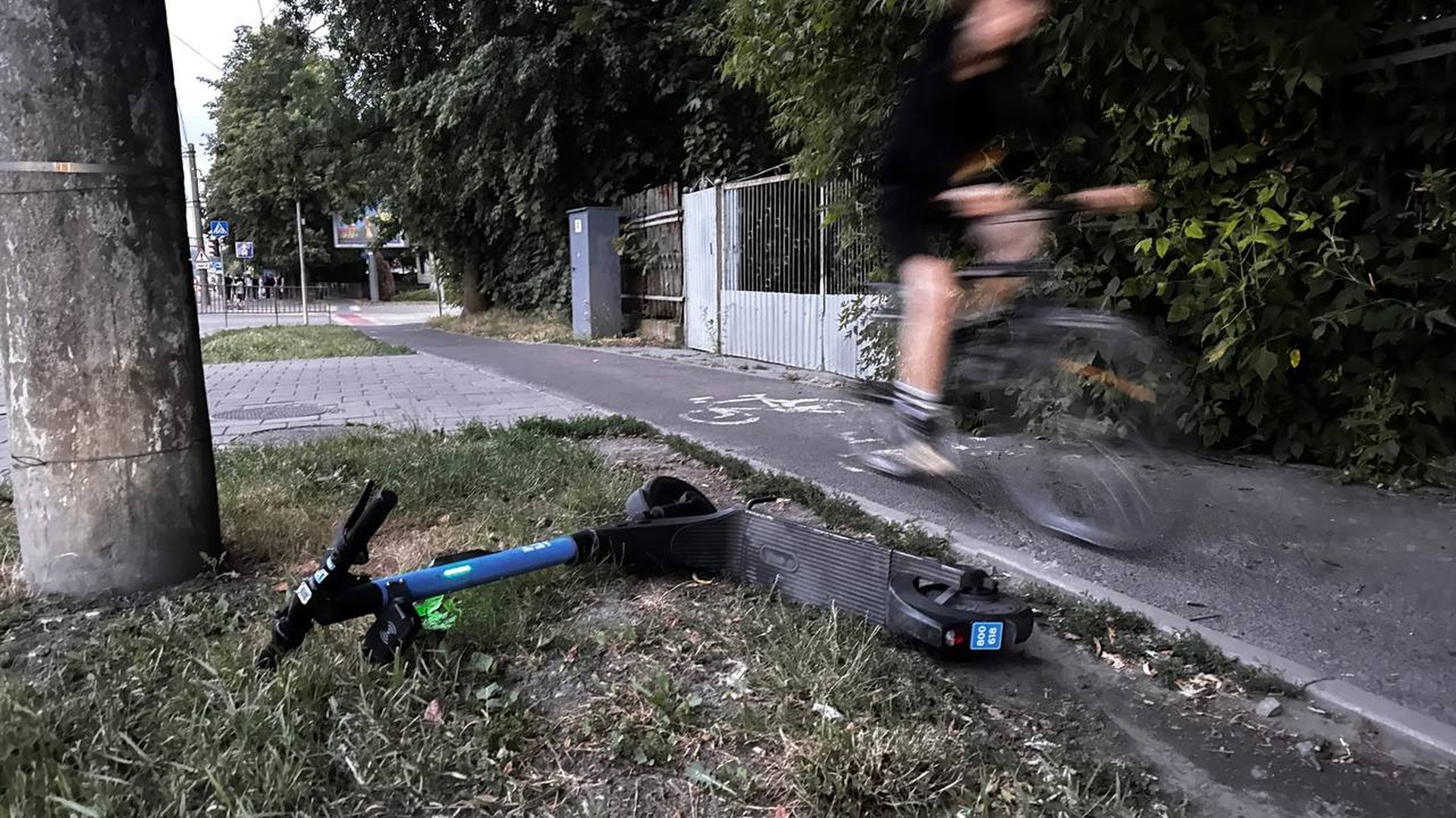 Електросамокат на вулиці Львова — 216 водіїв отримали травми за 14 тижнів, серед них 103 дитини