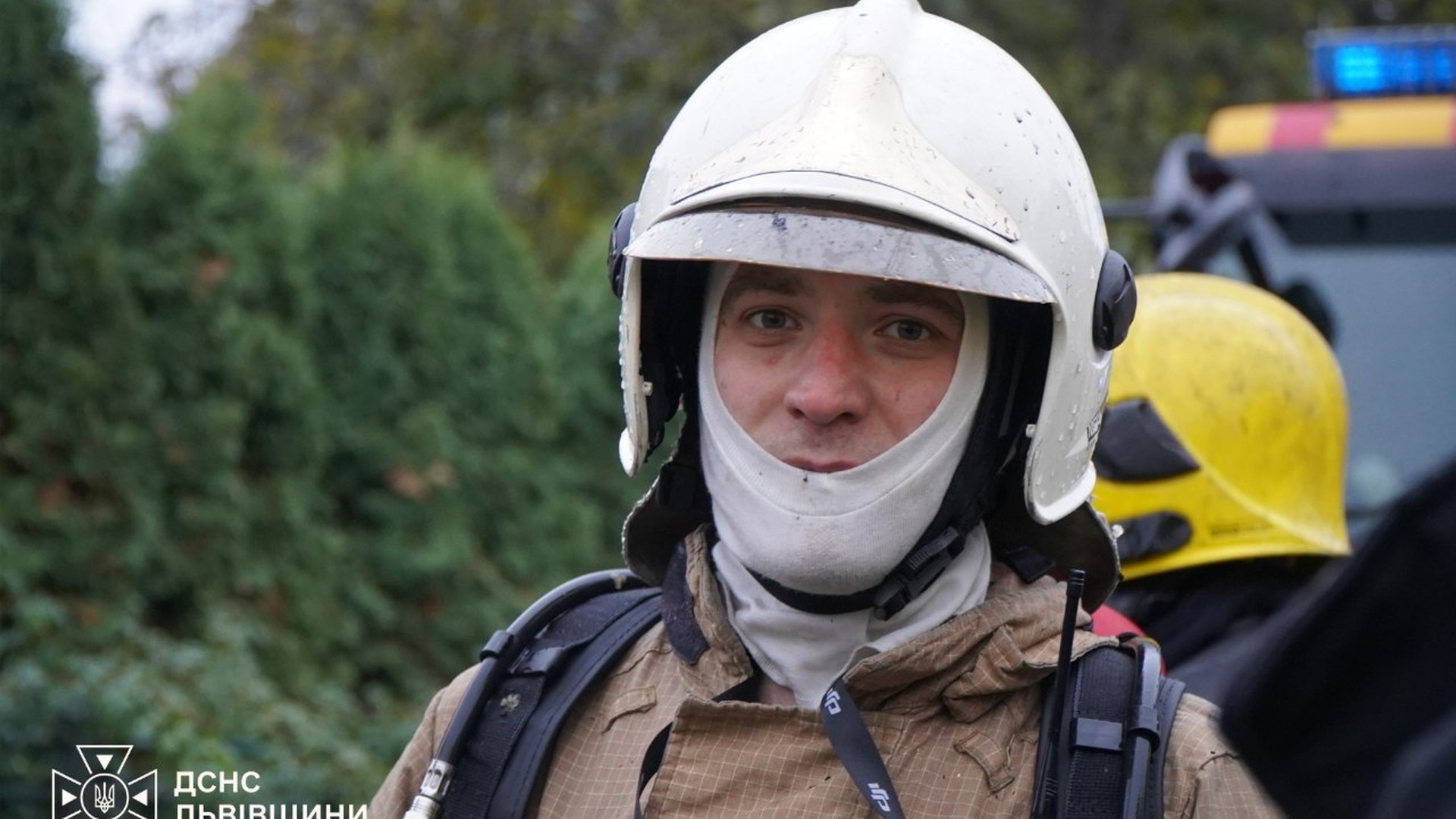 Рятувальники ДСНС ліквідують пожежу на Львівщині — за добу зафіксовано 7 загорянь, врятовано 4 будівлі та 9 контейнерів