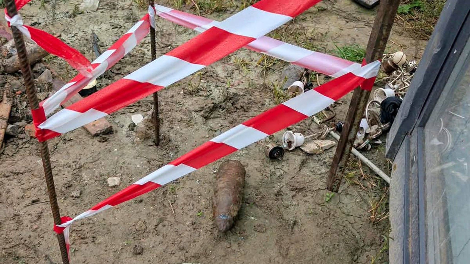 Артилерійські снаряди часів світових воєн, знайдені грибниками у лісах Львівського району та під час земляних робіт у Львові