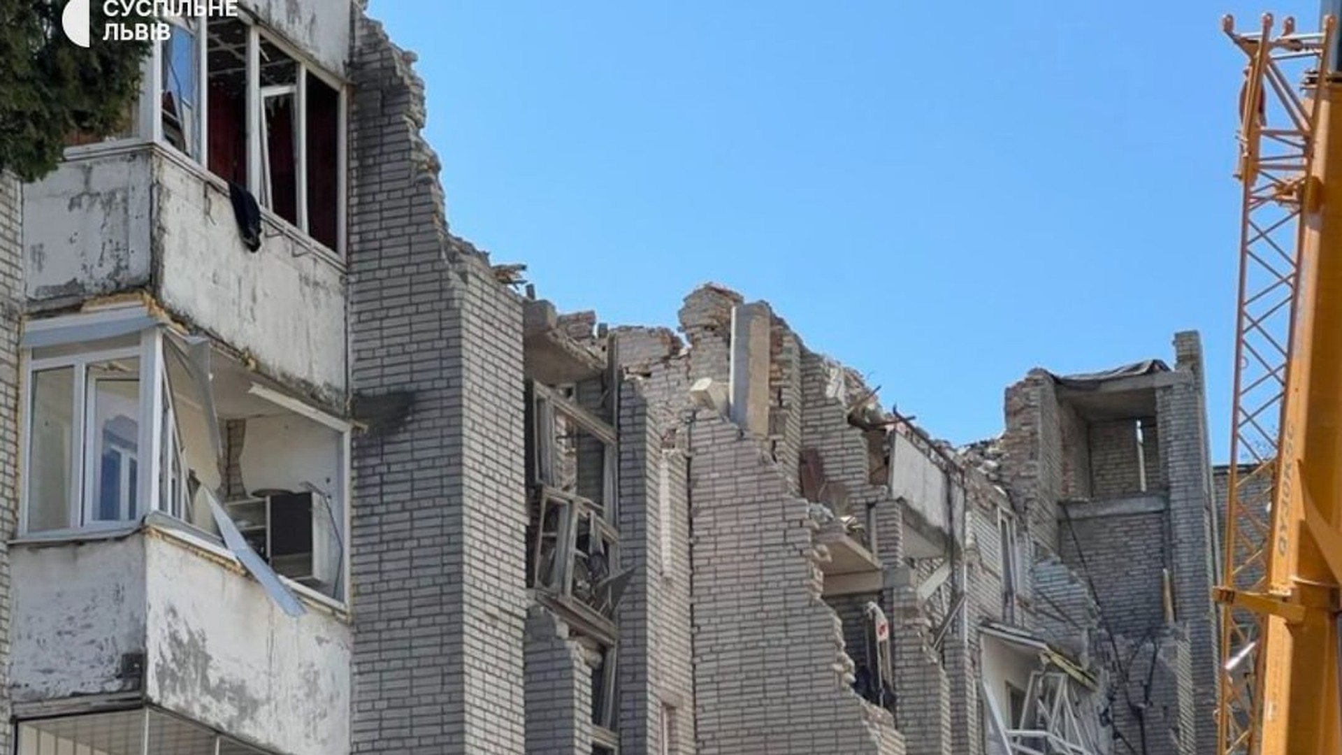 Пошкоджений житловий будинок на Львівщині внаслідок атак РФ — понад тисяча об'єктів постраждала від початку вторгнення