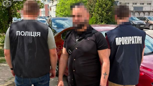 Правоохоронці затримали 48-річного вірменина у Сихівському районі Львова за організацію незаконного виїзду військовозобов'язаного за $12 000