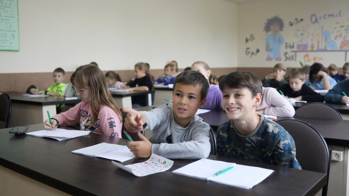 Учні старшої школи у класі — у Львові затвердили план переходу до нової мережі ліцеїв для 10–12 класів