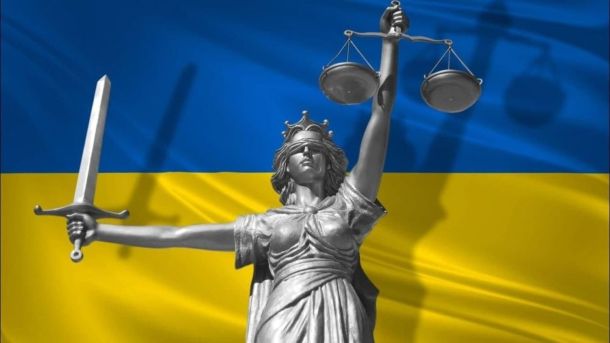 Будівля Львівської міської ради, де юристи департаменту подали 33 позови до боржників за землю на 18 млн грн