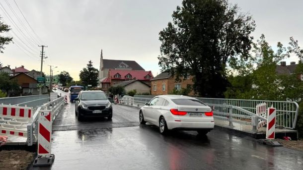 Міст на міжнародній трасі у Куликові після капітального ремонту відкрили для легкових авто та маршруток
