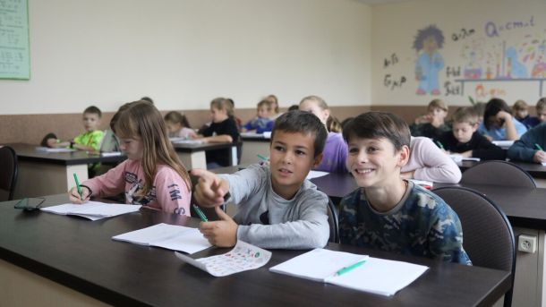 Учні старшої школи у класі — у Львові затвердили план переходу до нової мережі ліцеїв для 10–12 класів