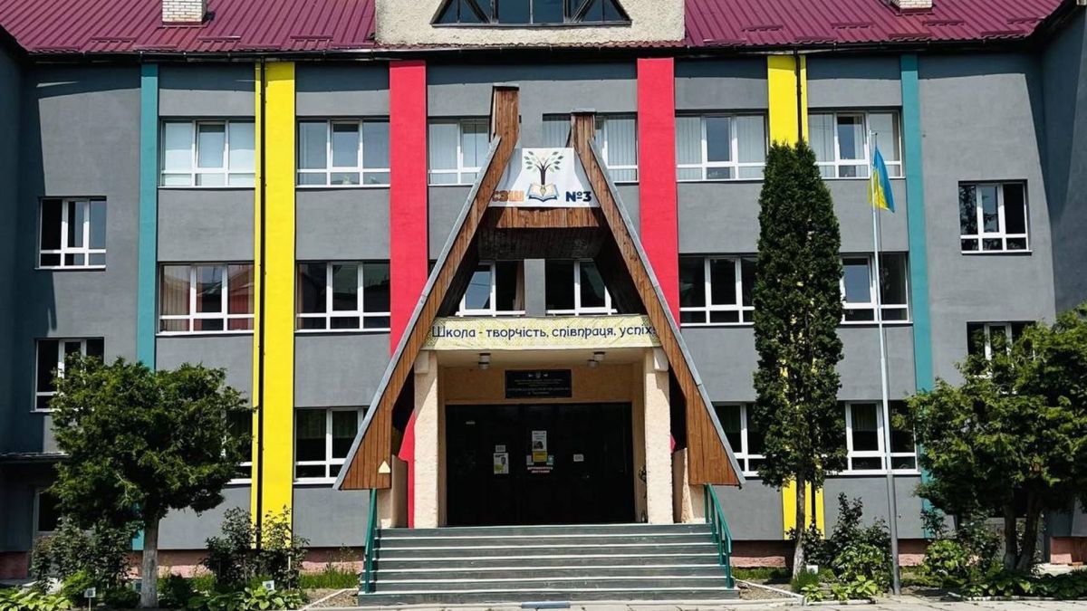 Вчительку СЗШ №3 у Трускавці оштрафували за булінг другокласниці: педагогиня схопила дитину за волосся і подряпала шию