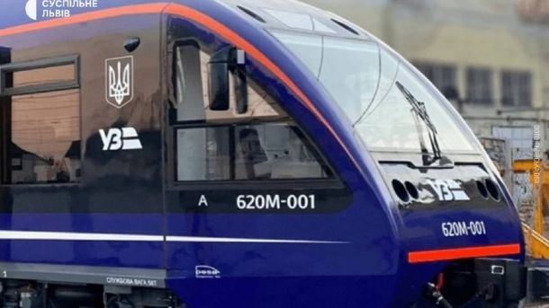 Рейковий автобус PESA на залізничній станції Львівщини — новий рухомий склад для п'яти приміських маршрутів