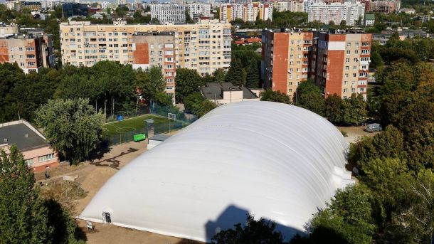 Будівництво безбар'єрної льодової арени «Гаківка» у Львові — першої такої в Україні, з тришаровим куполом і модульними роздягальнями