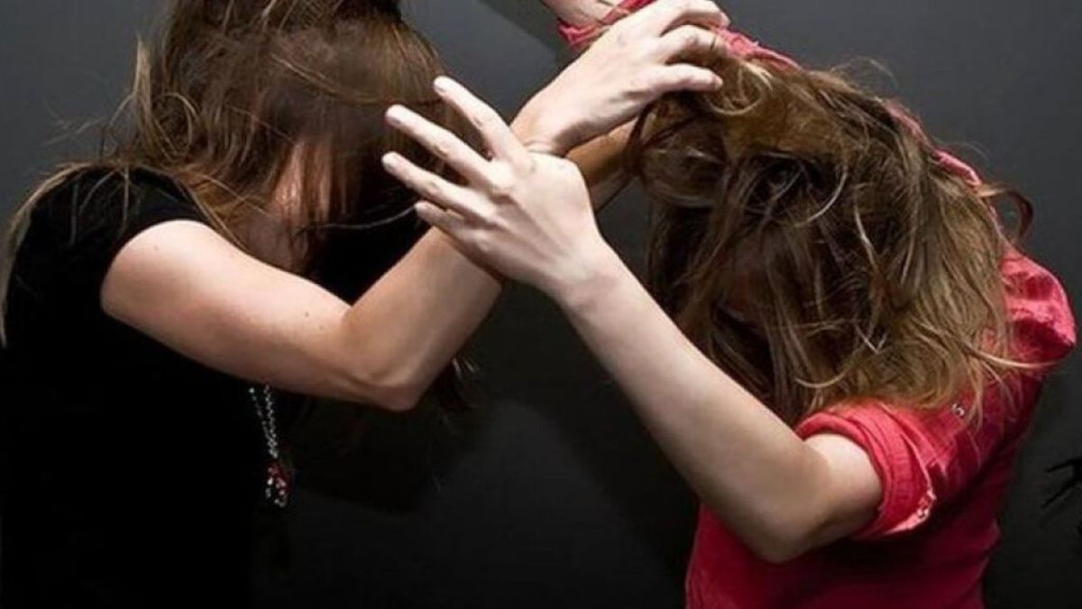 Пенсіонерка побила вчительку онука в кафе на автостанції на Львівщині під час сварки через хлопчика