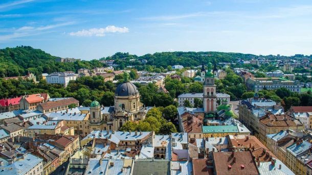 Панорама центру Львова, вежі старого міста, ілюстративне фото