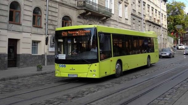 Міський автобус МАЗ маршруту 47А на вулиці Львова, громадський транспорт, ілюстративне фото