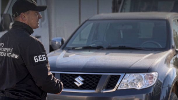 Детективи БЕБ у Львівській області викрили схему ввезення 5 автомобілів під виглядом гуманітарної допомоги на 1,39 млн грн
