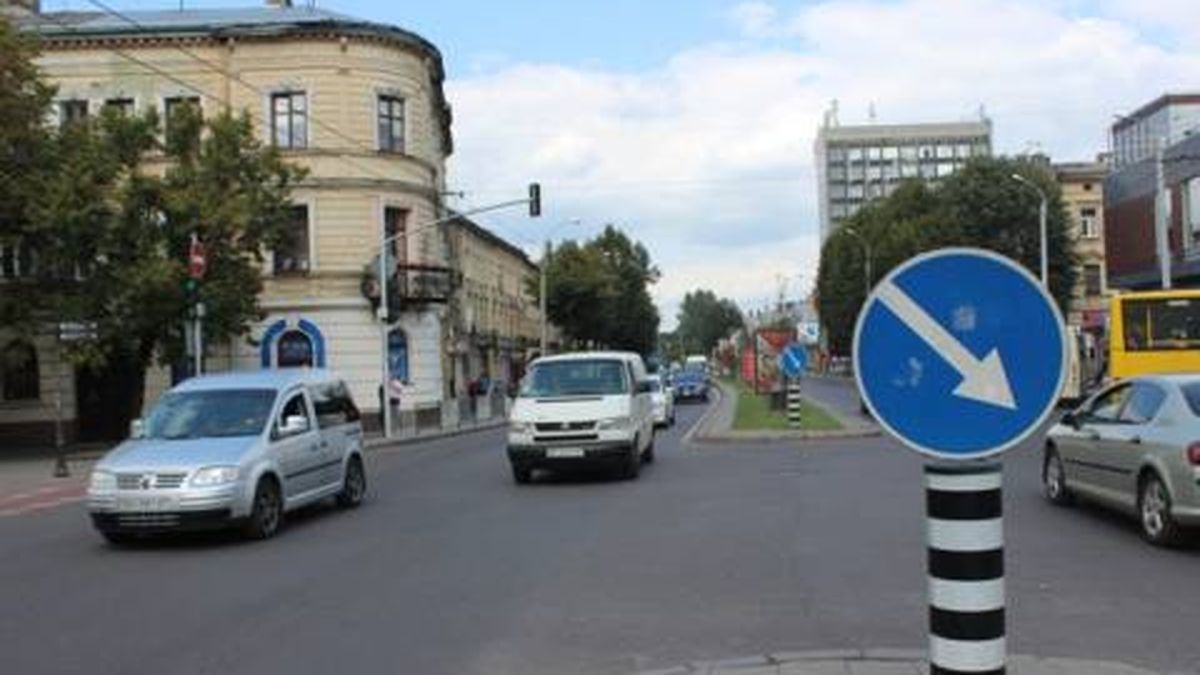 Схема організації дорожнього руху на вулицях Львова — нові пішохідні переходи та делініатори на шести ділянках міста