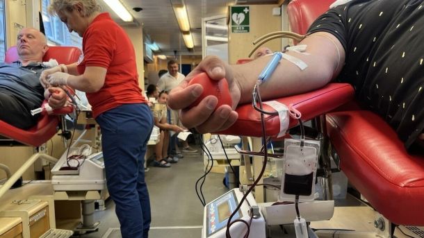 Працівники Львівтеплоенерго здають кров під час десятої ювілейної донорської акції — загалом вже понад 361 літр для поранених військових