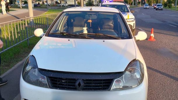 Патрульні Львова виявили Renault Clio Symbol з ознаками втручання у VIN-код на проспекті Червоної Калини — автомобіль вилучено