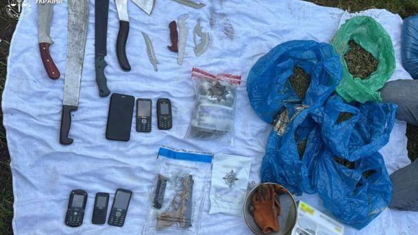 Поліція виявила 52 рослини конопель і майже 1,6 кг канабісу в будинку мешканця Самбірського району Львівщини