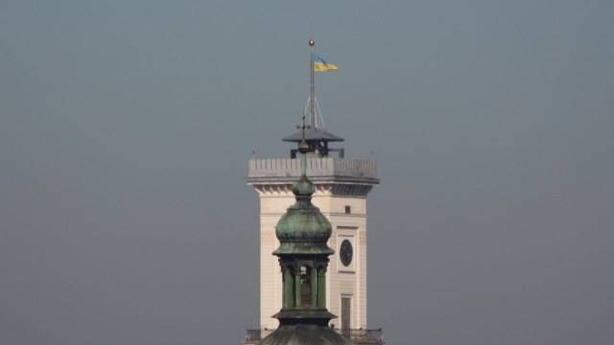 Виконавчий комітет Львівської міської ради обговорює блокування казначейством платежів на зарплати двірникам і водіям транспорту, 2 жовтня