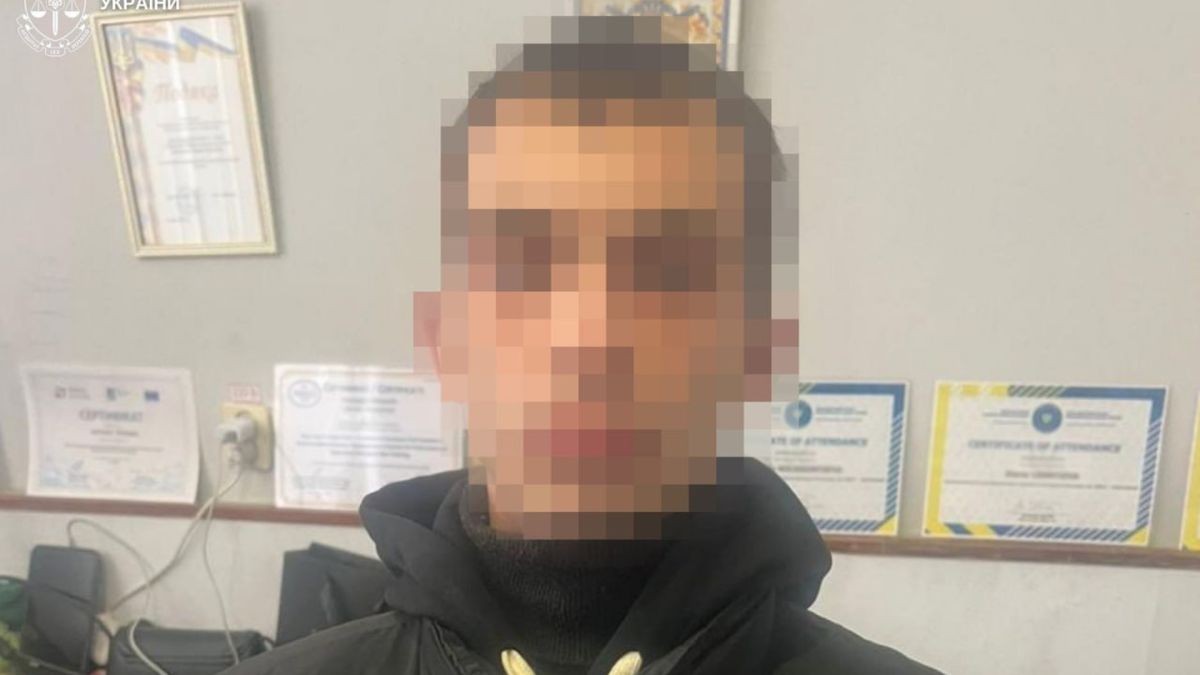 Будівля суду у Львові — 23-річного львів'янина засудили до 15 років за сексуальні злочини проти чотирьох дівчат-підлітків віком від 11 до 15 років