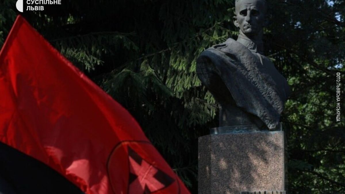 Вшанування пам'яті Романа Шухевича біля пам'ятника у Білогорщі на 119-ту річницю від дня народження командира УПА
