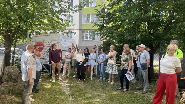 Зустріч мешканців вулиці Драгана на Сихові з представниками міста щодо реконструкції медцентру
