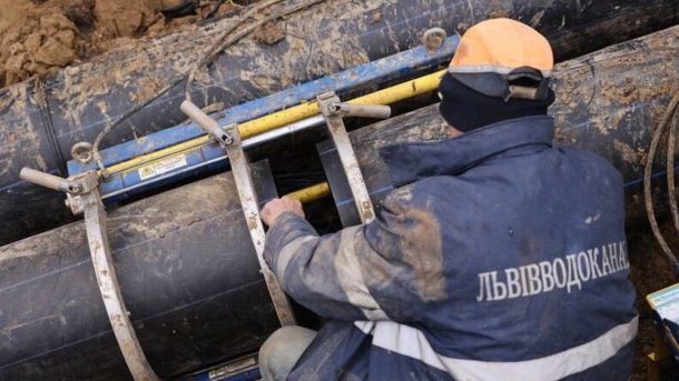 Комунальники модернізують водопровідну мережу на вул. Млиновій у Шевченківському районі Львова: відключення з 10:00 до 20:00
