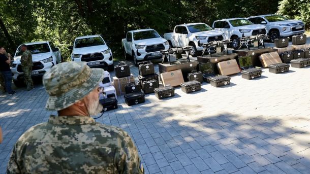 Львівська міська рада передає автомобілі та квадрокоптери шести військовим частинам на суму 16,7 млн грн