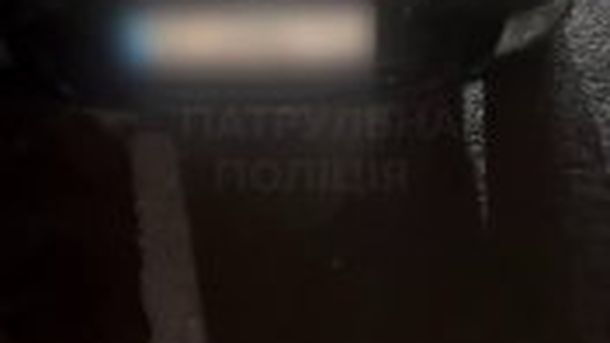 Патрульні Львова зупинили 20-річного водія на Кульпарківській: керував без прав і з незаконними маячками