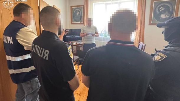 Прийомного батька зі Стрийського району підозрюють у систематичному зґвалтуванні 14-річної вихованки протягом року