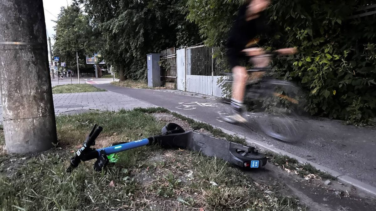 Електросамокат на вулиці Львова — 216 водіїв отримали травми за 14 тижнів, серед них 103 дитини
