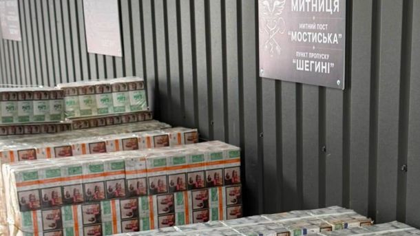 Детективи БЕБ вилучили 6 470 пачок нелегальних сигарет без акцизних марок на Львівщині вартістю 700 тис. грн