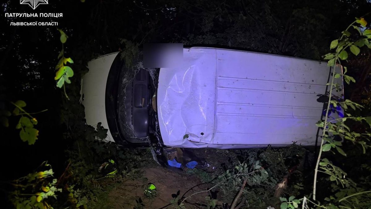 Наслідки ДТП на дорогах Львівщини: за добу сталося 16 аварій, 18 осіб травмовано, 1 загинув