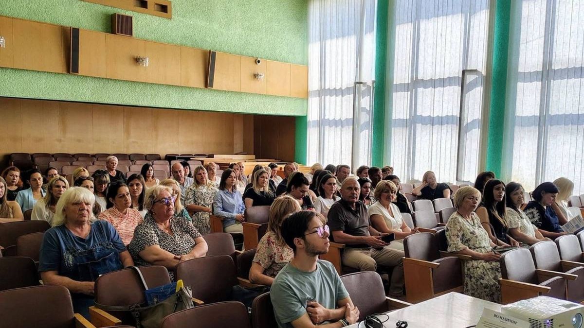 Міжвідомча зустріч у Самбірському районі, присвячена алгоритмам допомоги дітям із залежностями від психоактивних речовин