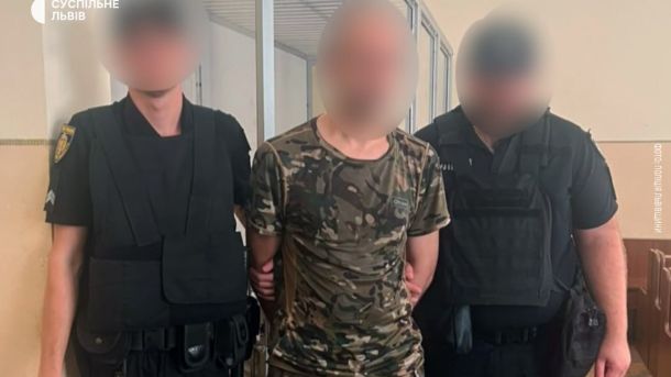 Поліція Львівщини затримала 47-річного чоловіка, підозрюваного у пограбуванні магазину на вулиці Городоцькій у Львові на суму понад 2700 гривень