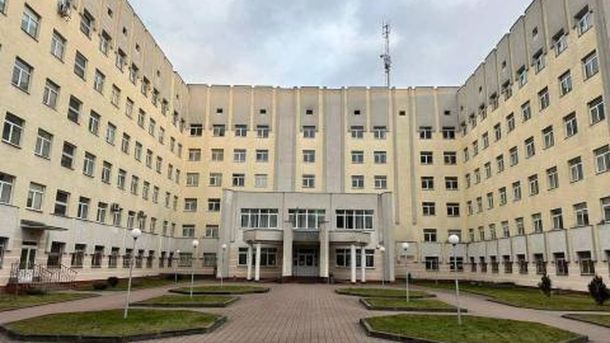 Будівля Львівського онкологічного центру на вул. Гашека, якій дозволили поділити земельну ділянку для Центру ядерної медицини