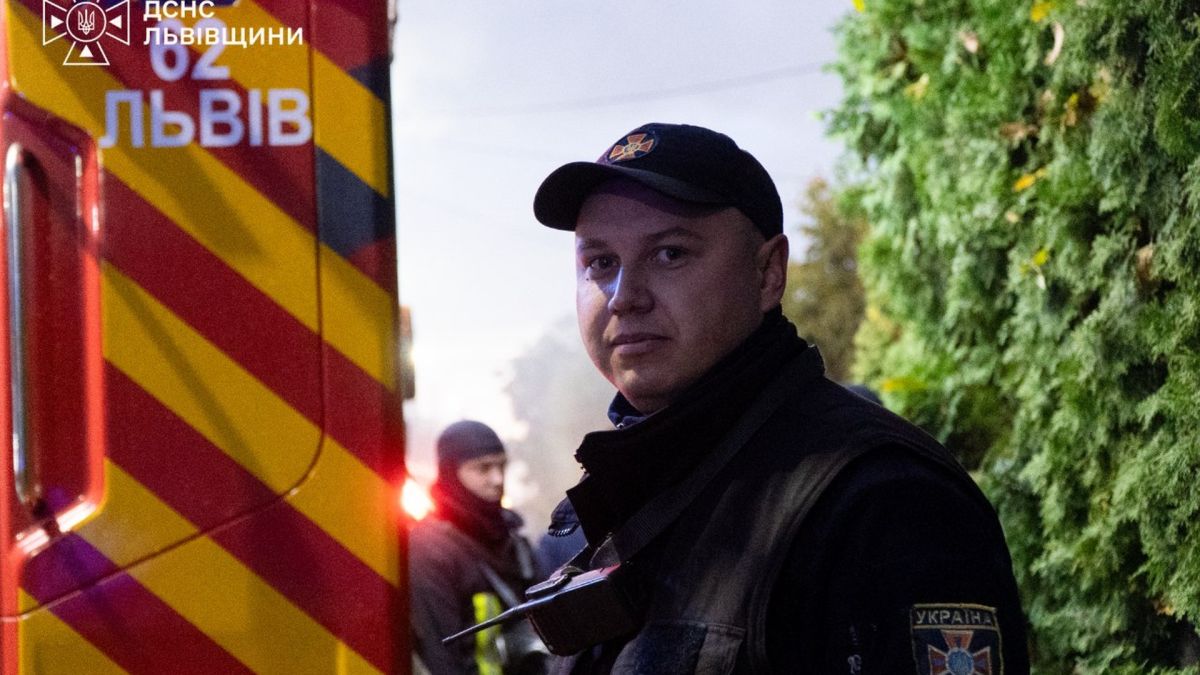 Рятувальники ДСНС Львівщини ліквідують пожежу — за добу в області сталося п'ять займань, одне в екосистемі