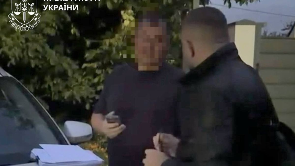 Директора ТОВ підозрюють у продажу 15 автомобілів із гуманітарки для ЗСУ на понад 1,6 млн грн